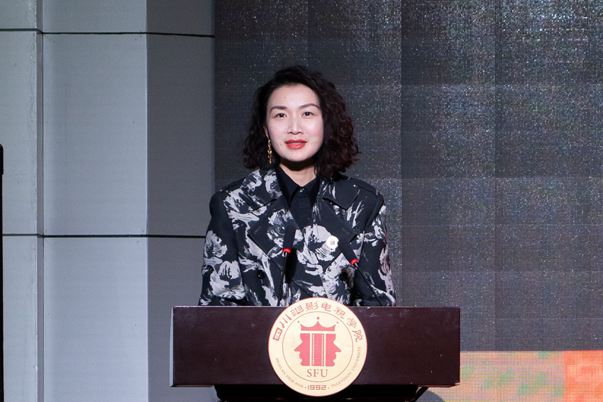 川影新任校長羅思。川影供圖