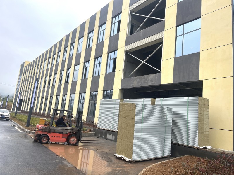 巴中市綠米新能源科技有限公司廠房動工建設(shè)。宜賓市結(jié)對幫扶巴中市恩陽區(qū)工作隊供圖