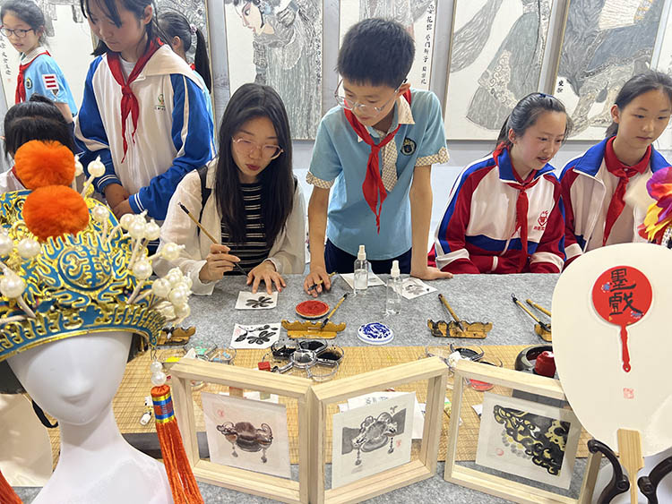 學(xué)生創(chuàng)作作品。成都市泡桐樹小學(xué)境界分校供圖