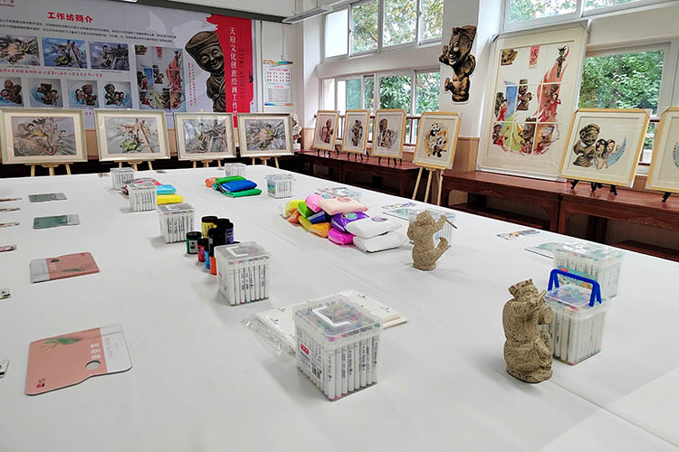 學(xué)校工作坊作品展示。成都市樹德實(shí)驗(yàn)中學(xué)供圖