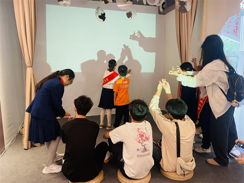 活動(dòng)。西南財(cái)經(jīng)大學(xué)附屬小學(xué)供圖