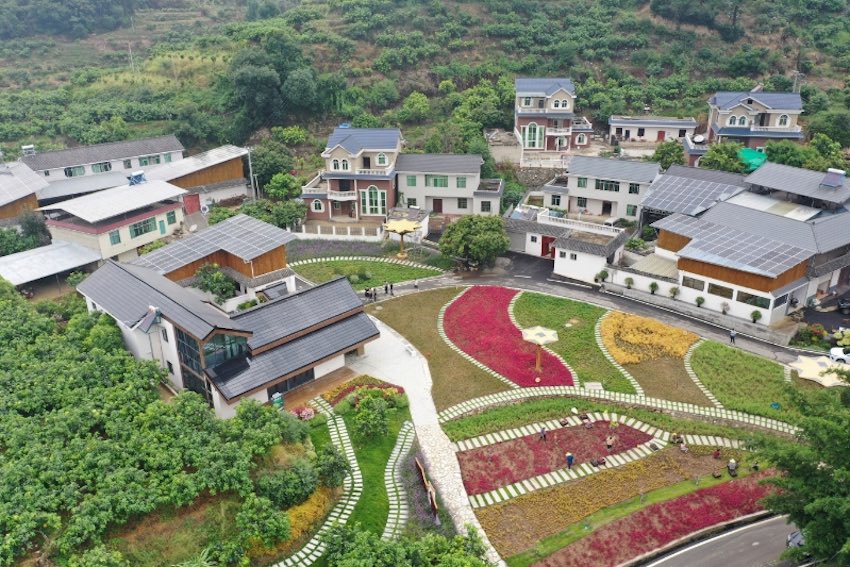 混撒拉村正在勾勒一幅綠色低碳的美麗畫卷。四川省住房和城鄉(xiāng)建設(shè)廳供圖