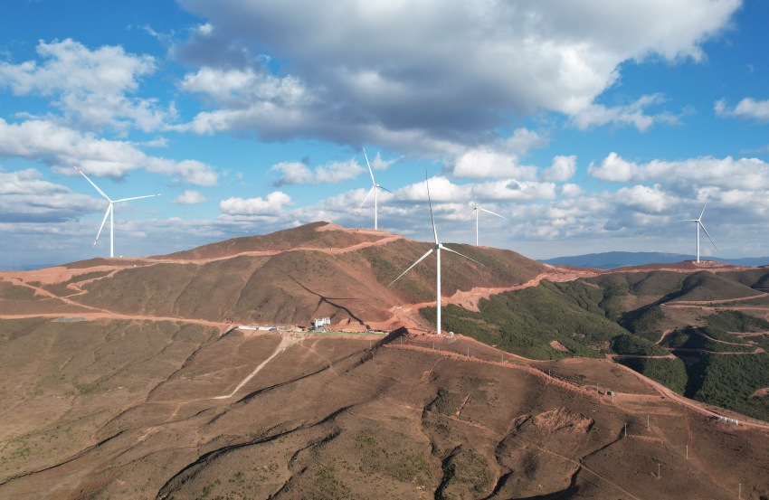 四川省重點項目涼山州喜德縣瑪果梁子130兆瓦風(fēng)電項目全容量并網(wǎng)發(fā)電。中國五冶集團供圖