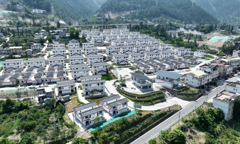 感恩奮進 高質(zhì)高效強力推進災后恢復重建