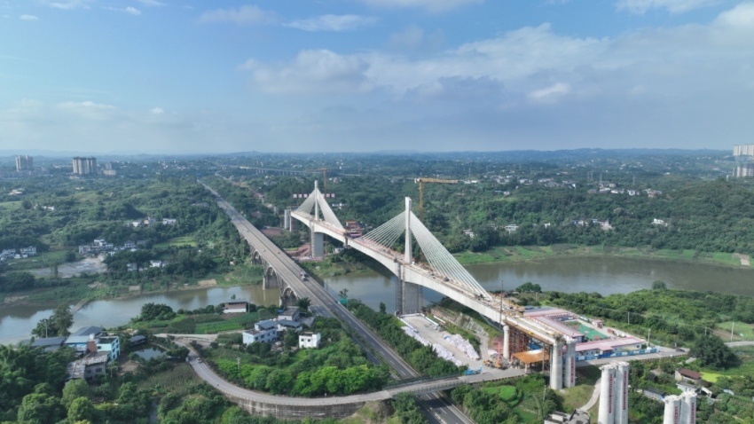 隆黃鐵路隆昌至敘永段擴能改造工程瀘州沱江鐵路特大橋。蜀道集團供圖
