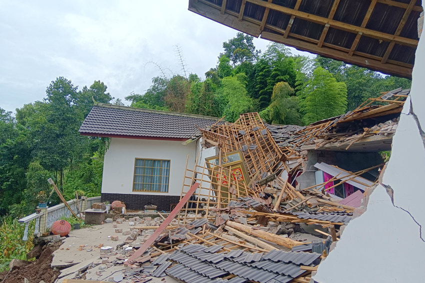 村民房屋受損。沙灣區(qū)融媒體中心供圖
