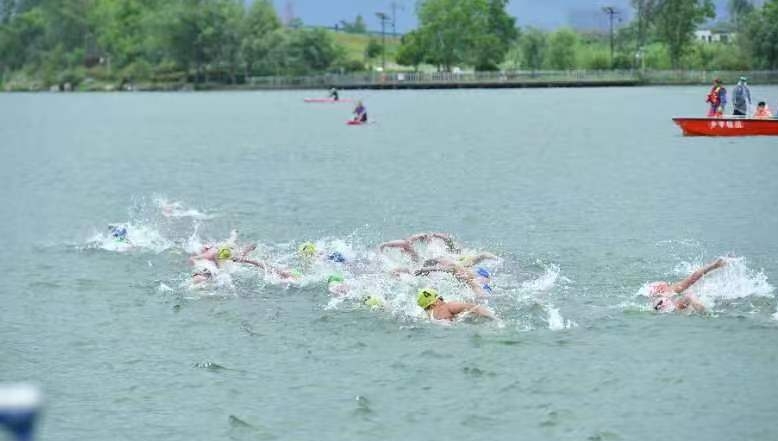 “東錦杯”2024成都·金堂鐵人三項(xiàng)世界杯賽鳴槍開(kāi)賽