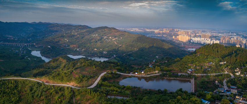 龍泉山風(fēng)景圖。成都市生態(tài)環(huán)境局供圖