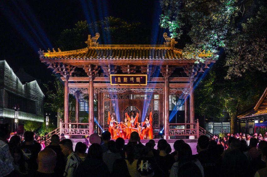 臨邛戲臺。成都市崍嶺投資集團(tuán)有限公司供圖
