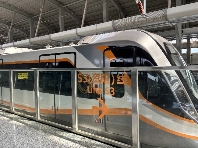 資陽線列車照。李銘楓攝