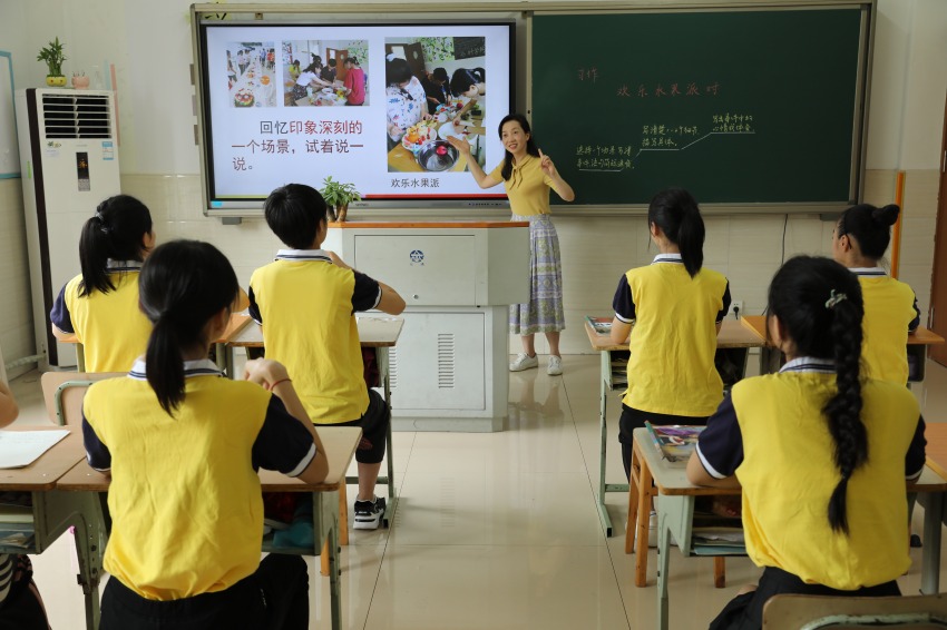 肖敏語文課堂教學。李盛琴攝