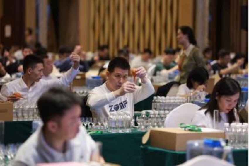 白酒酒體設(shè)計(jì)師技能大賽現(xiàn)場(chǎng)。主辦方供圖