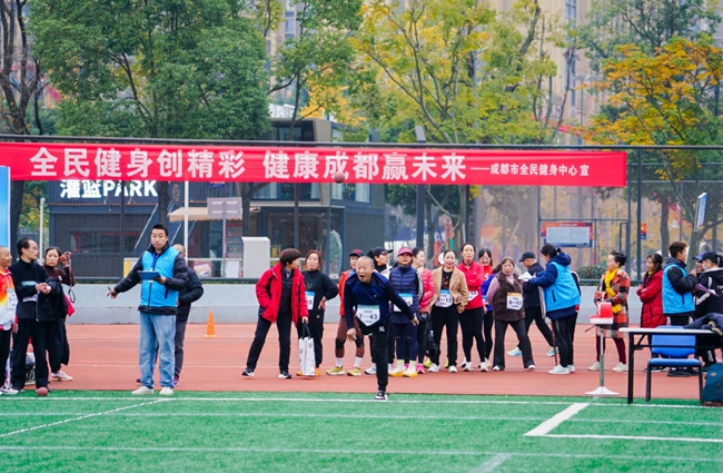 2024年《國(guó)家體育鍛煉標(biāo)準(zhǔn)》達(dá)標(biāo)測(cè)驗(yàn)賽總決賽。劉賢虎供圖
