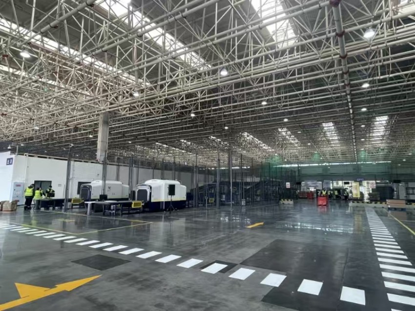 成都天府國際機(jī)場快件中心內(nèi)景。受訪者供圖
