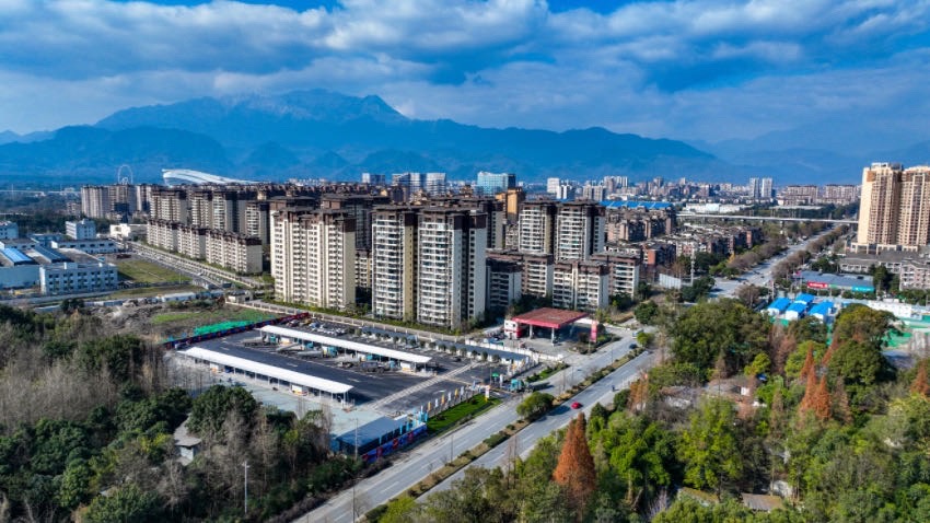 天府重卡充電站航拍圖。王小平攝