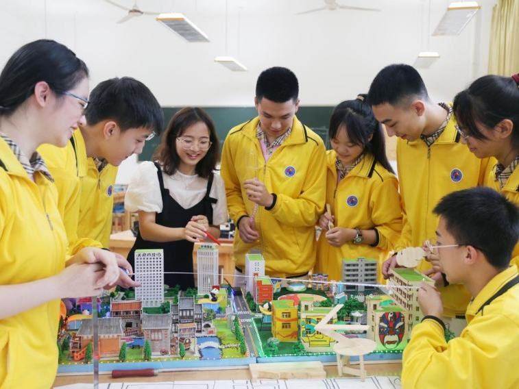 熊宗輝：加快推進(jìn)教育現(xiàn)代化、建設(shè)教育強(qiáng)市、辦好人民滿(mǎn)意的教育