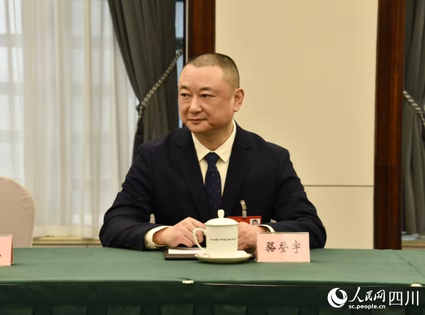 四川省人大代表駱登宇。人民網(wǎng)記者 張玉琳攝