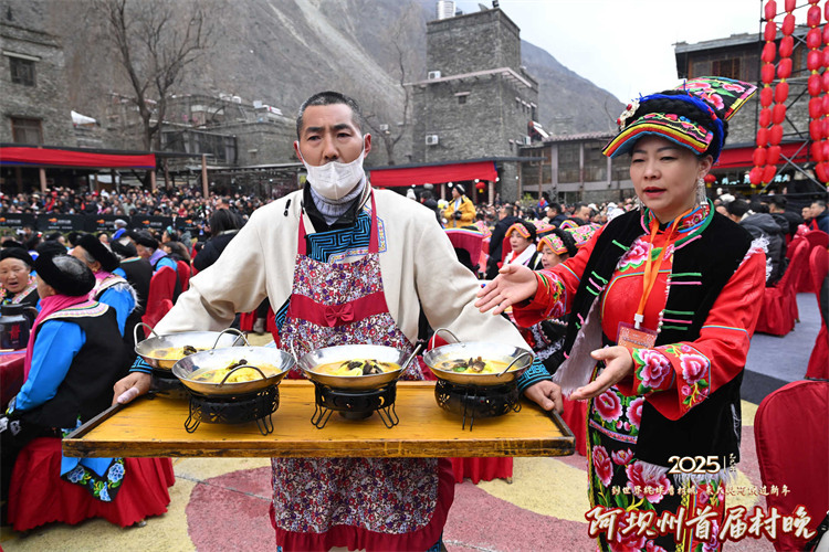 端上香噴噴的團(tuán)年飯。主辦方供圖