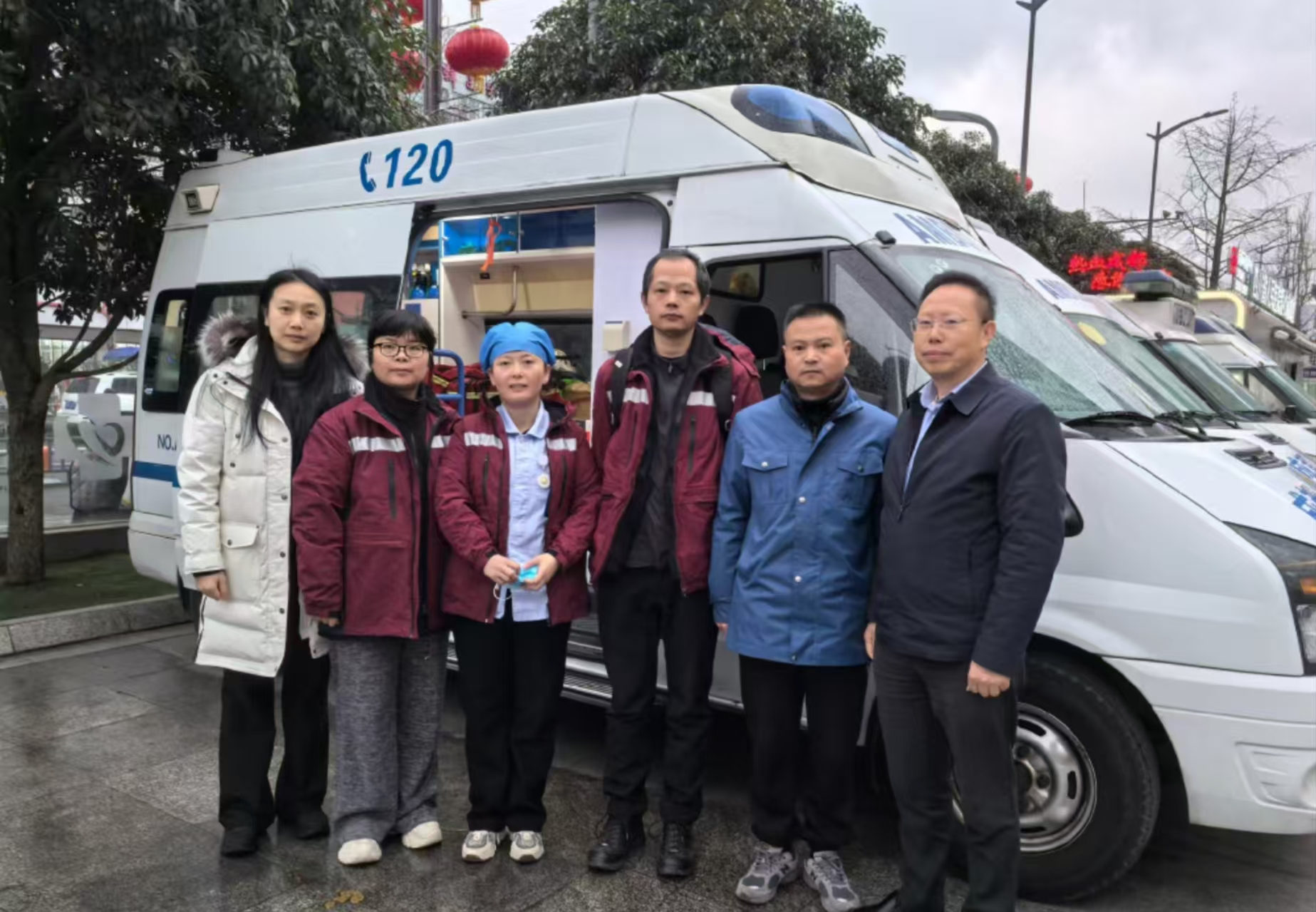 四川省人民醫(yī)院首批救援小分隊緊急馳援筠連。醫(yī)院供圖