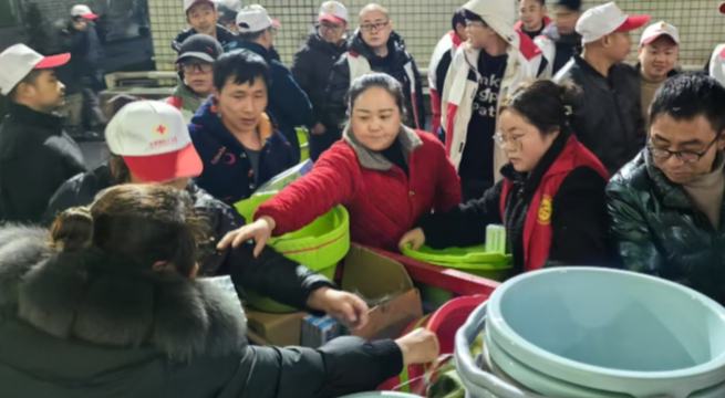 受災(zāi)群眾的就餐、住宿、取暖等基本生活需求得到保障。