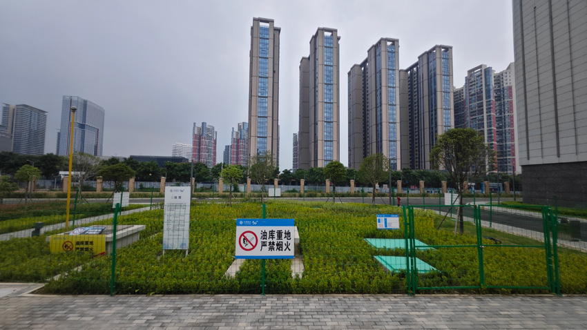 備用柴油發(fā)電機組配備了專用油庫。受訪者供圖