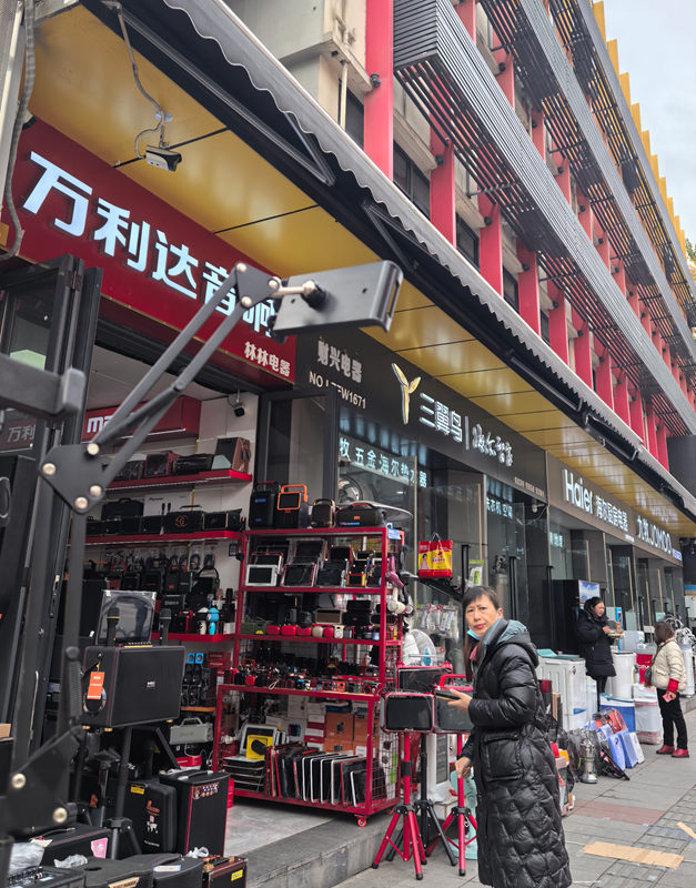 老市場(chǎng)商家返遷城隍數(shù)智港一樓商業(yè)新市場(chǎng)。成都城投俠客島供圖