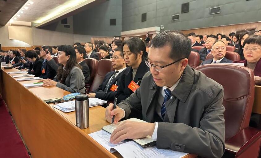 成都市政協(xié)十六屆三次會議開幕