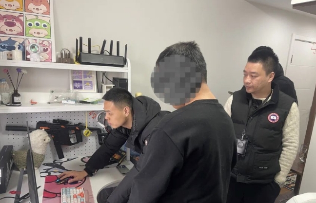 民警辦案中。成都高新公安供圖