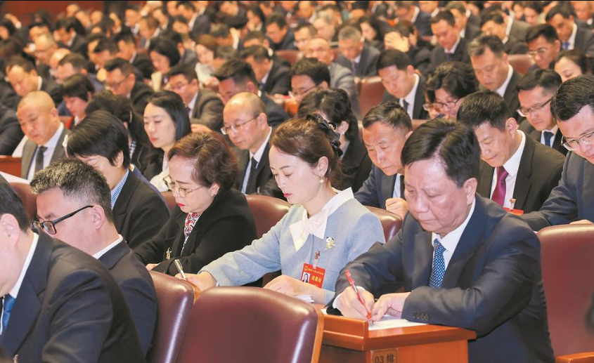 春潮澎湃勢頭起 擊楫揚(yáng)帆再奮進(jìn)