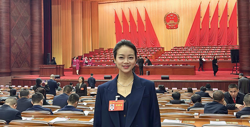 成都市人大代表?xiàng)盥∶罚憾嗯e措培養(yǎng)非遺傳承人 推動傳統(tǒng)文化傳承發(fā)展