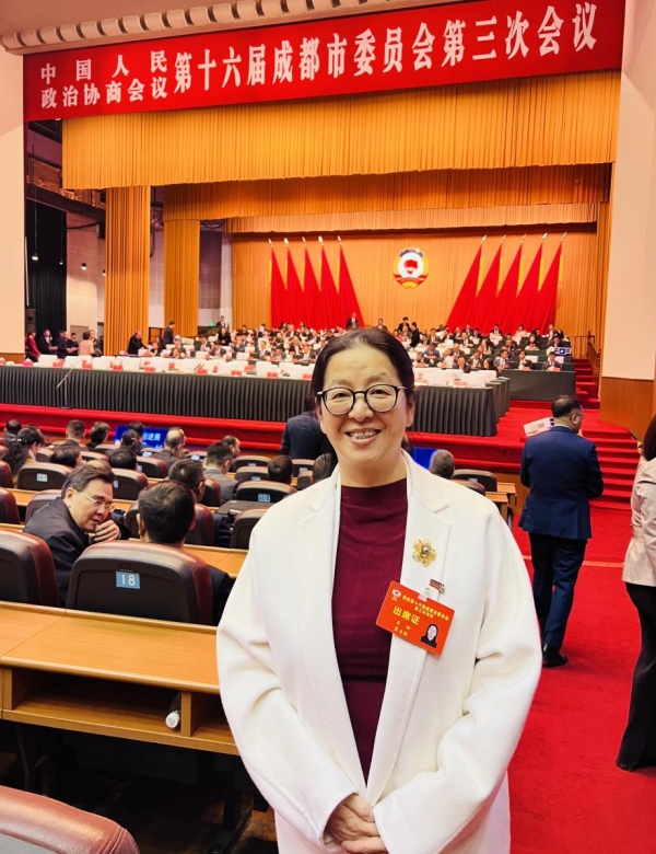 成都市政協(xié)委員王虹。受訪者供圖