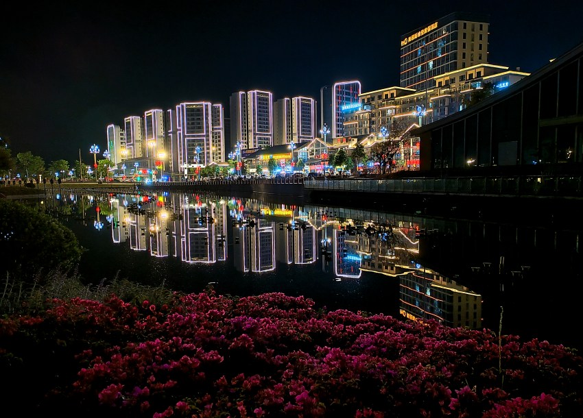 德昌城市新區(qū)夜景。謝寶憲攝