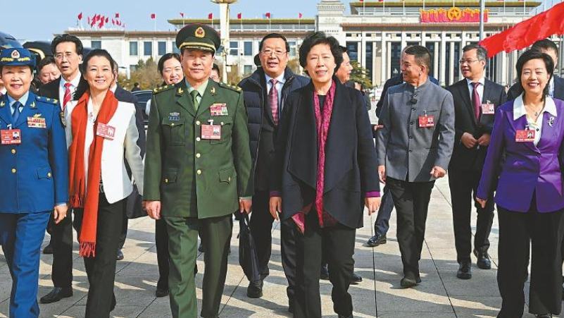 四川省全國政協(xié)委員步入人民大會堂