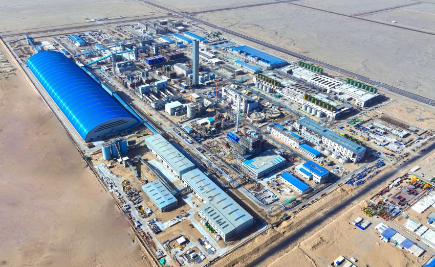 中國五冶集團承建的世界級超大型鉛鋅礦冶煉生產基地——新疆火燒云鉛鋅冶煉工程。中國五冶集團供圖
