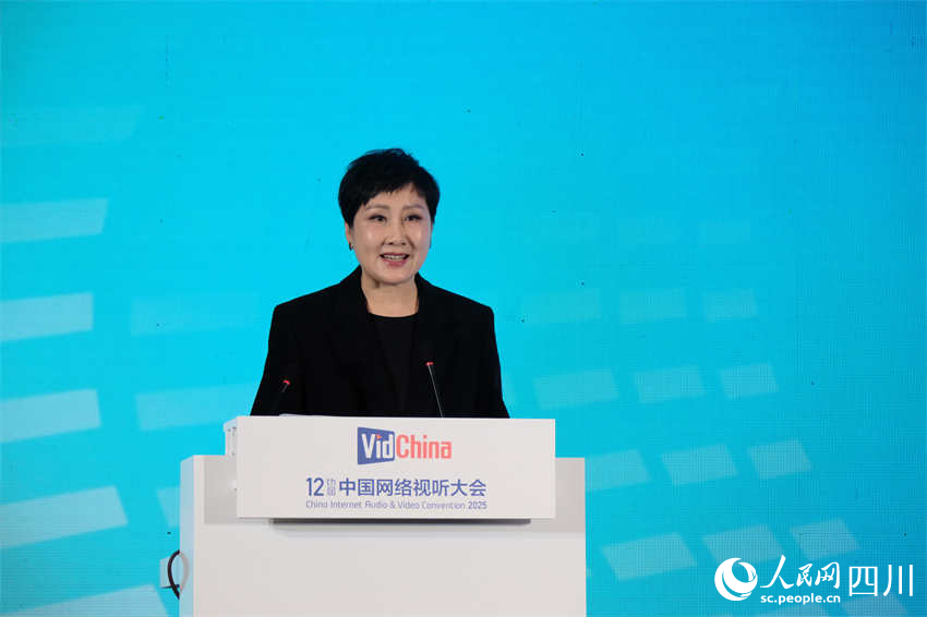 中國文藝志愿者協(xié)會副主席、一級演員張凱麗。張越攝