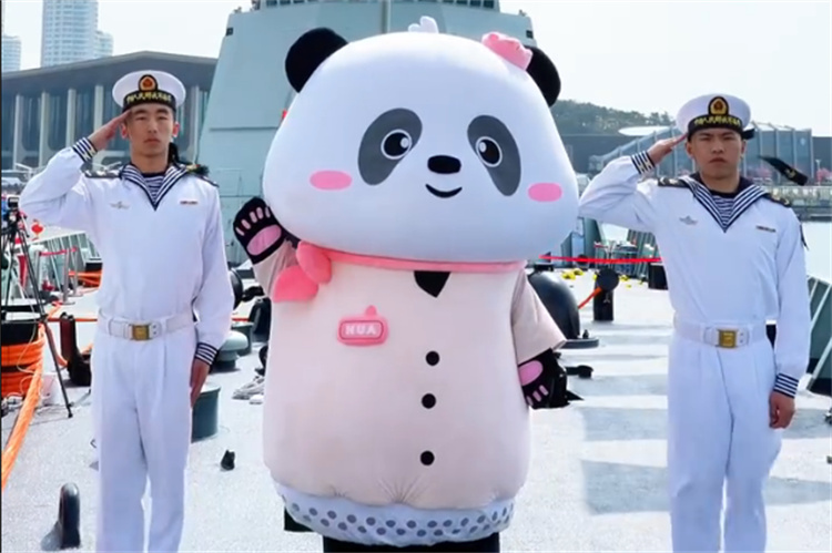“戰(zhàn)艦與城市”雙擁共建主題活動現(xiàn)場。成都市文廣旅局供圖