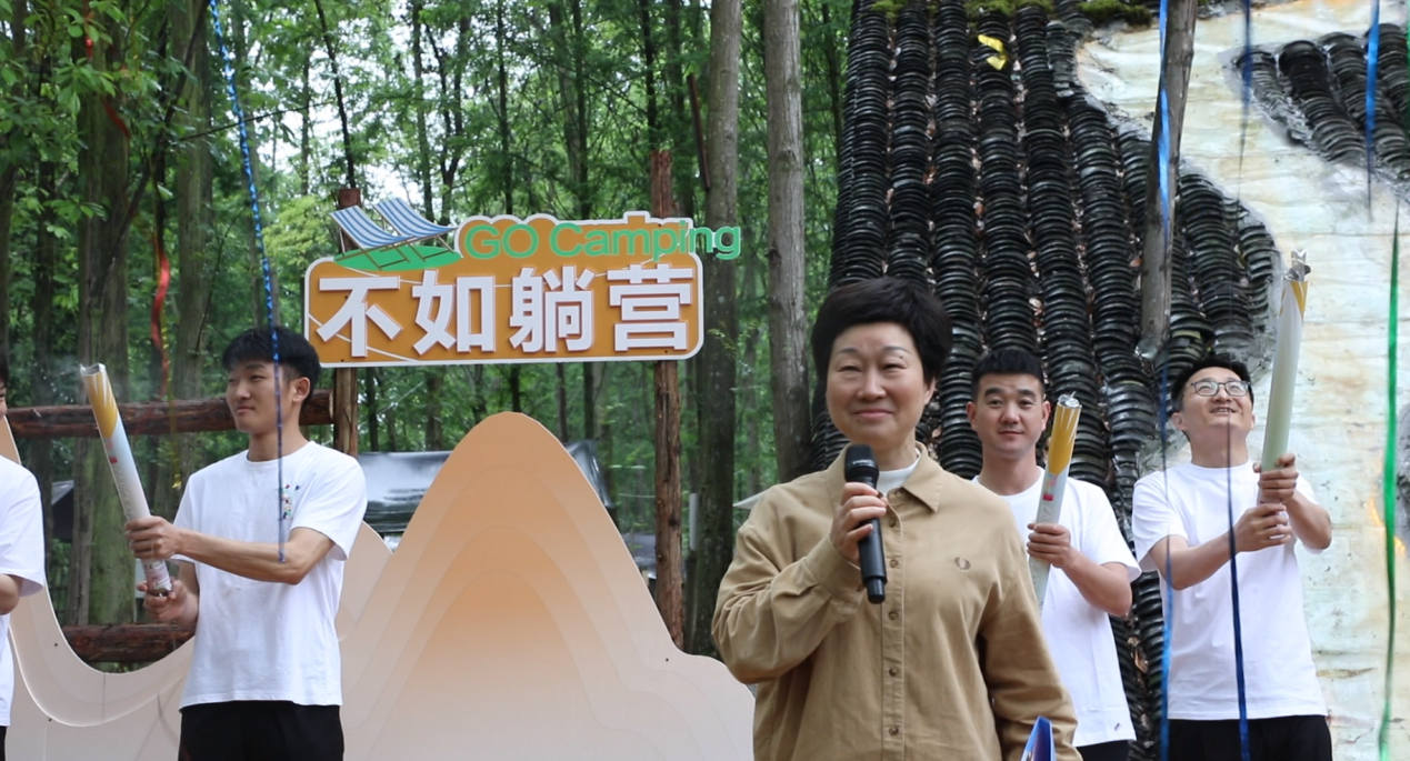 崇州市政協(xié)副主席馬靈宣布活動(dòng)開幕。崇州市廖家鎮(zhèn)黨建辦供圖