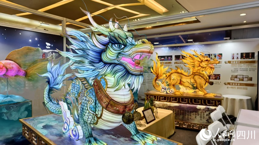 彩燈企業(yè)產(chǎn)品展示。人民網(wǎng) 趙祖樂攝