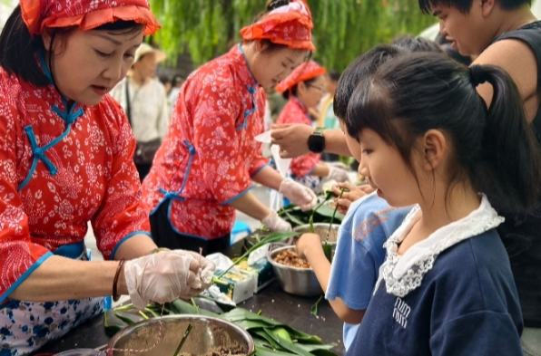 一場集文化傳承、健康養(yǎng)生、旅游消費于一體的端午民俗盛會