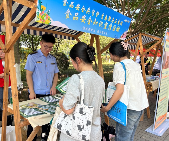 文明集市進(jìn)校園。主辦方供圖
