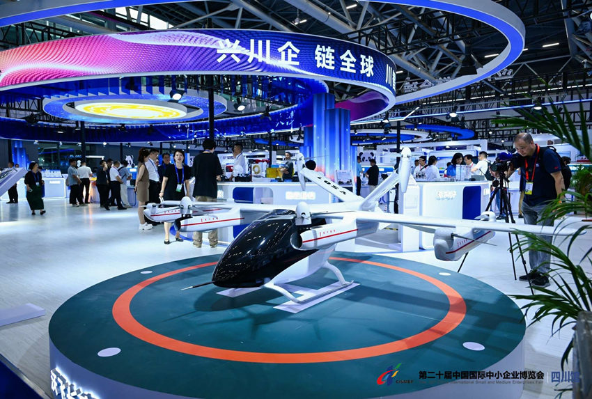 沃飛長(zhǎng)空展示的新一代eVTOL飛行器（1：4等比例縮?。?。四川省經(jīng)濟(jì)和信息化廳供圖