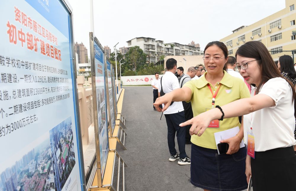 四川省人大常委會辦公廳組織中省媒體赴資陽市開展集中采訪。資陽人大供圖