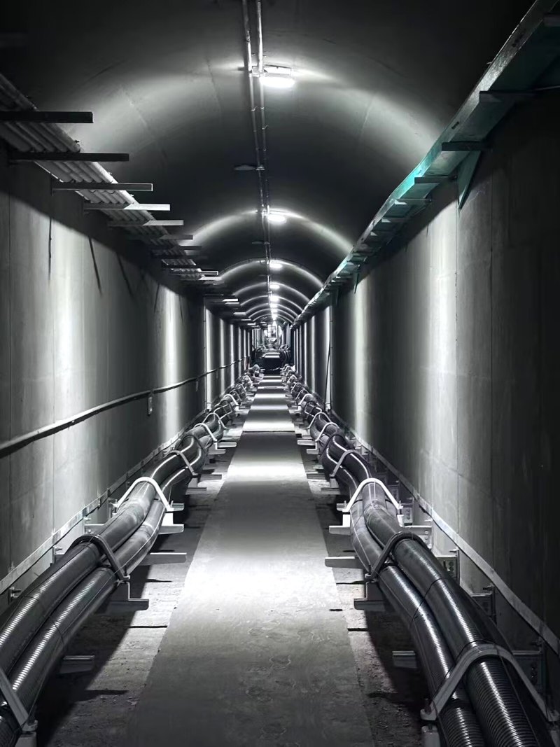 雙流220KV西航港變電站配套項目電纜通道內景。中國五冶集團供圖