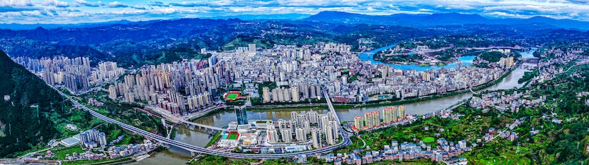 縣城全景。宣漢縣委宣傳部供圖