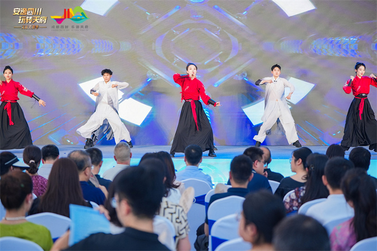啟動(dòng)儀式文藝表演。主辦方供圖