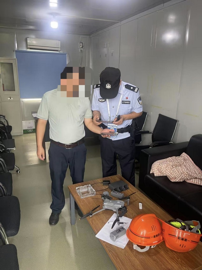陳某在天府新區(qū)天府公園施飛無人機(jī)被處罰。成都市公安局供圖