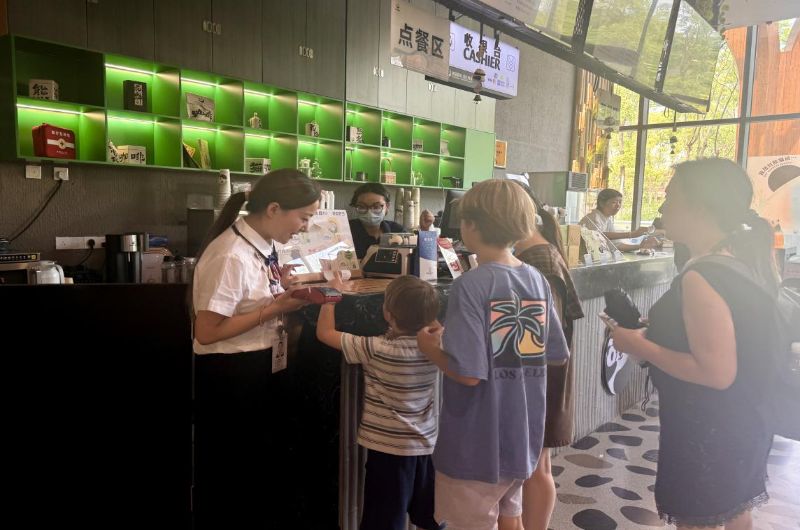 工商銀行“即買即退”離境退稅點。龔航攝