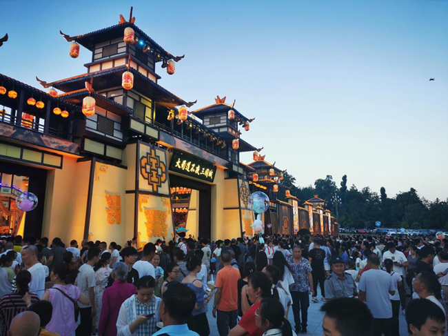 活動(dòng)吸引眾多游客市民前來(lái)。陽(yáng)林玥供圖