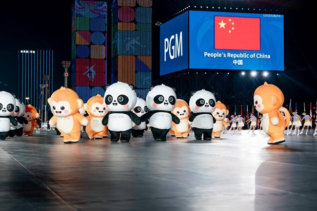 吉祥物 “蜀寶” 和 “錦仔”。羅堂供圖