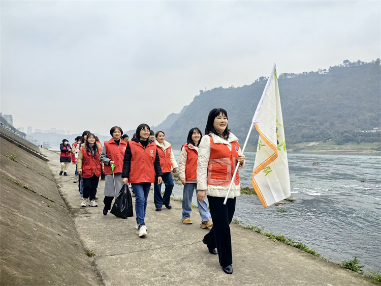 巡河護河志愿服務活動 。敘州區(qū)新時代文明實踐指導中心供圖